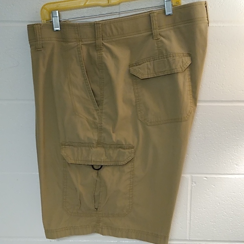 LEE EXTREME MOTION FLEX, STRETCH, FLAT FRONT, KHAKI TAN, CARGO SHORTS BIG & TALL